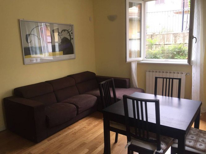 Signorile bilocale con box Nembro