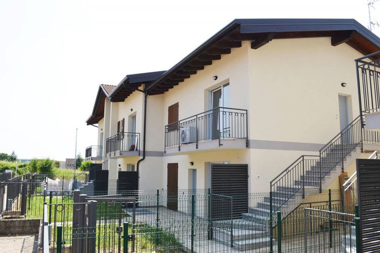 NUOVO TRILOCALE PIANO PRIMO CON BALCONI, BOX E POSTO AUTO Cavernago