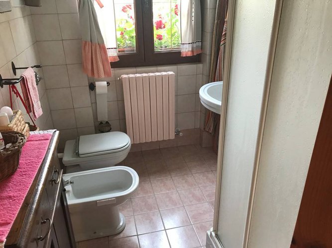 VILLA SINGOLA con 900 mq. di giardino Alzano Lombardo