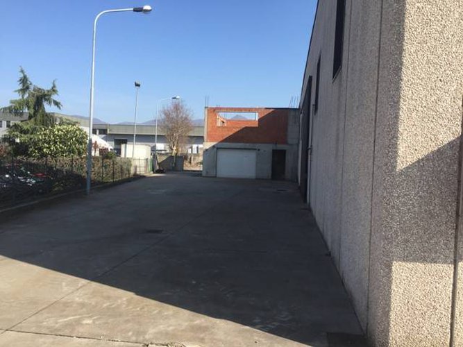 Capannone Scanzorosciate