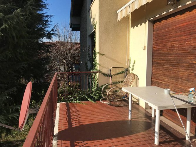 VILLA SINGOLA CON 1000 mq. DI GIARDINO Bergamo