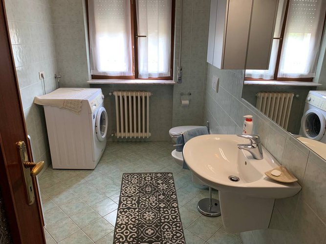 AMPIO QUADRILOCALE CON MAGAZZINO SOTTOSTANTE Bergamo