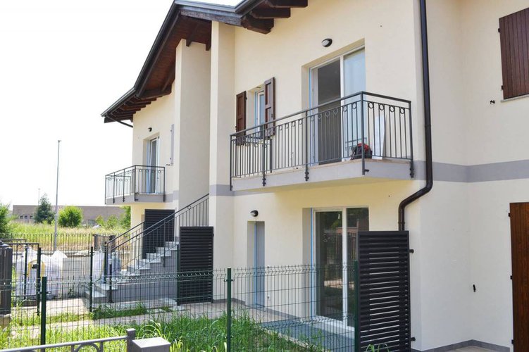 NUOVO TRILOCALE PIANO PRIMO CON BALCONI, BOX E POSTO AUTO Cavernago