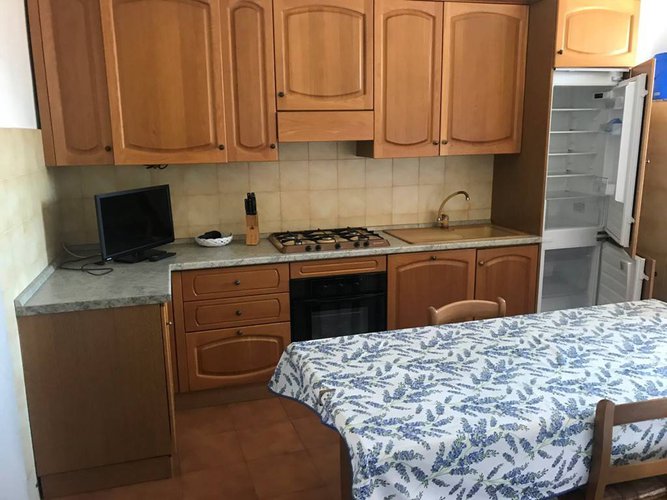 AMPIO BILOCALE CON CUCINA SEPARATA Nembro