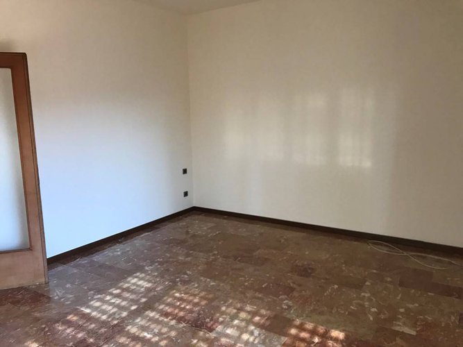 VILLA SINGOLA CON 1000 mq. DI GIARDINO