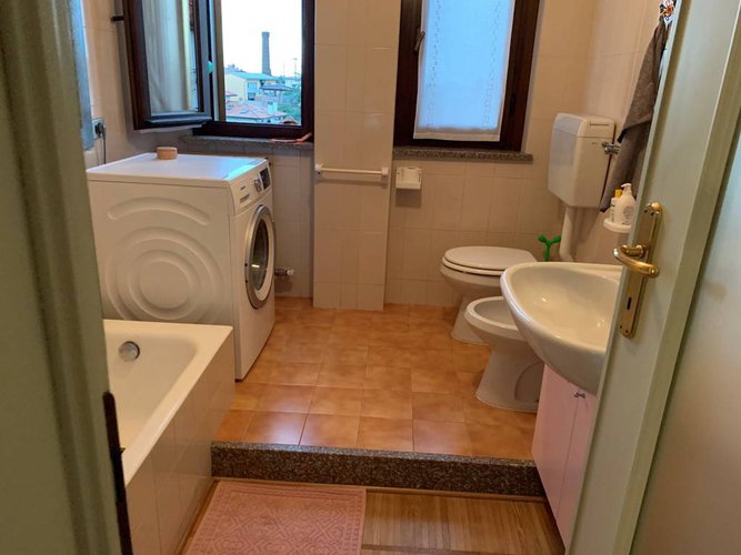 BELLISSIMO TRILOCALE RIMESSO A NUOVO Bergamo