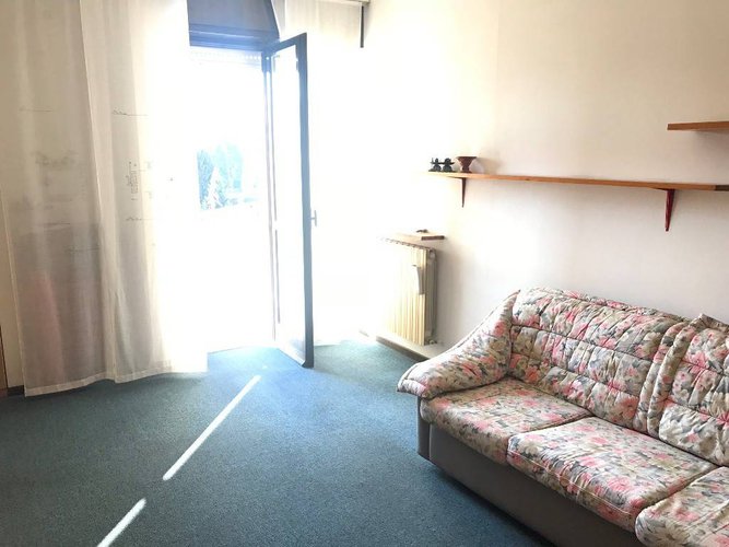 AMPIO MONOLOCALE CON BALCONE, BAGNO FINESTRATO Nembro