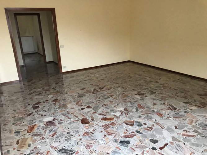 AMPIO QUADRILOCALE SECONDO ED ULTIMO PIANO Scanzorosciate