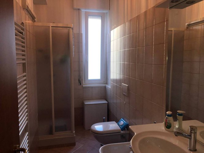 TRILOCALE COMPLETAMENTE RISTRUTTURATO CON BALCONI E CANTINA Bergamo