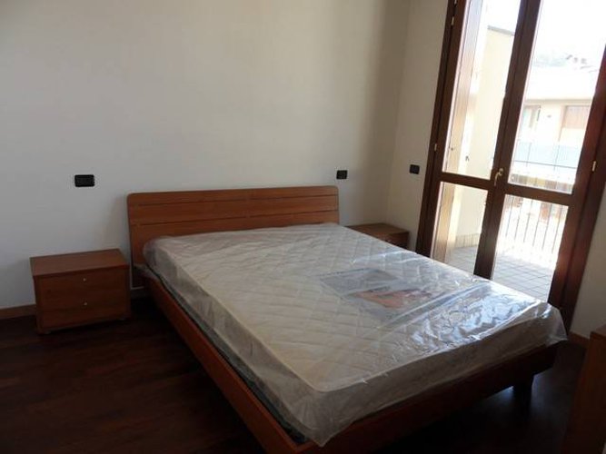 TRILOCALE NUOVO ARREDATO CON BOX DOPPIO E CANTINA Bagnatica