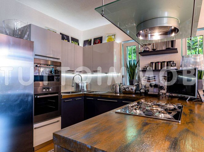 PRESTIGIOSA VILLA SINGOLA A NEMBRO Nembro