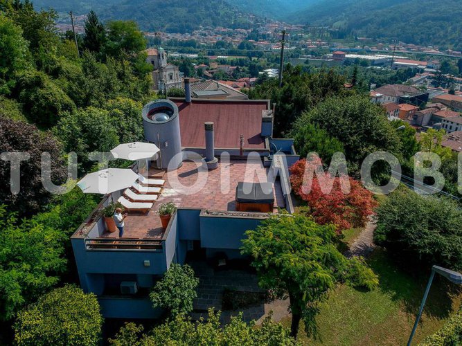 PRESTIGIOSA VILLA SINGOLA A NEMBRO Nembro