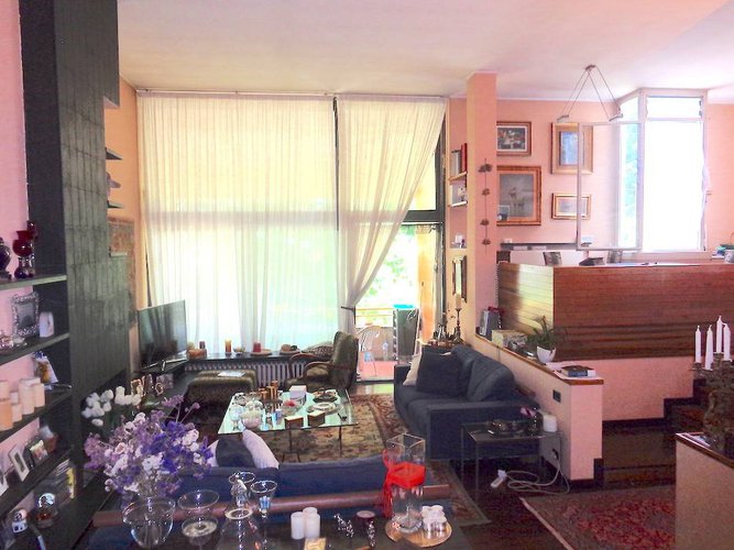 STEZZANO VILLA SINGOLA CON AMPIO GIARDINO Stezzano