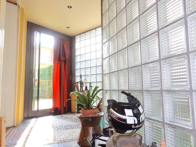 STEZZANO VILLA SINGOLA CON AMPIO GIARDINO Stezzano