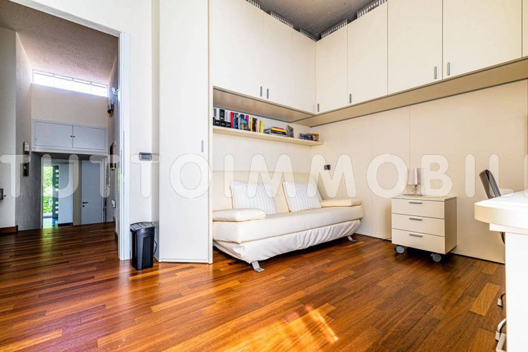 PRESTIGIOSA VILLA SINGOLA A NEMBRO Nembro