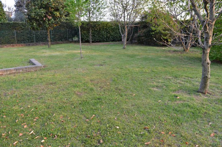 VILLA BIFAMIGLIARE INDIPENDENTE CON 600 MQ DI GIARDINO Cavernago