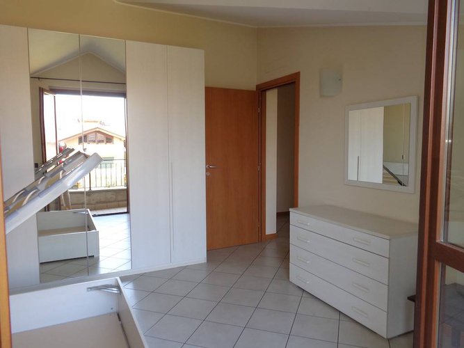 LIBERO SUBITO!!!COLOGNO TRILOCALE CON BOX DOPPIO E TERRAZZO Cologno al Serio