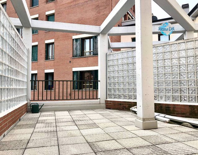 Trilocale con introvabile terrazza vivibile e box doppio Alzano Lombardo