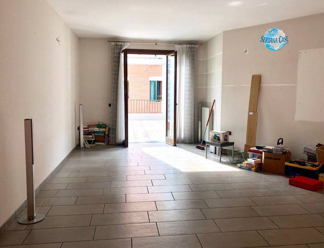 Trilocale con introvabile terrazza vivibile e box doppio Alzano Lombardo