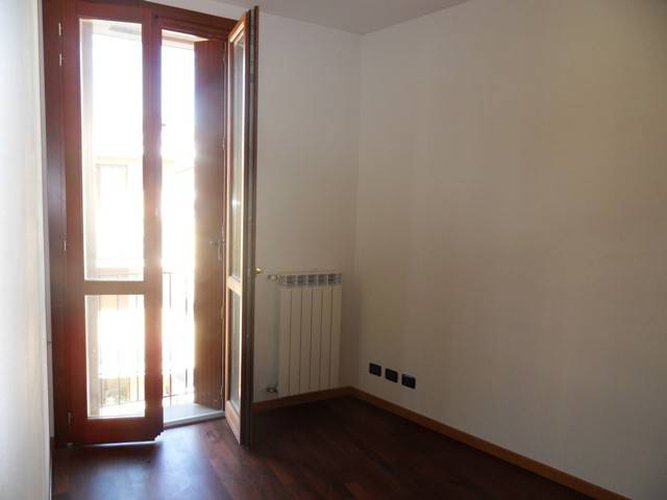 TRILOCALE NUOVO ARREDATO CON BOX DOPPIO E CANTINA Bagnatica