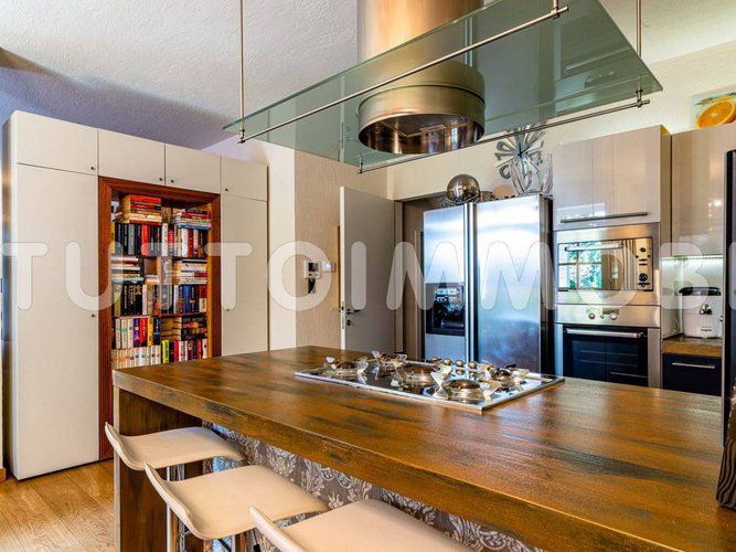 PRESTIGIOSA VILLA SINGOLA A NEMBRO Nembro