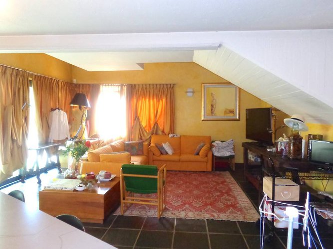 STEZZANO VILLA SINGOLA CON AMPIO GIARDINO Stezzano