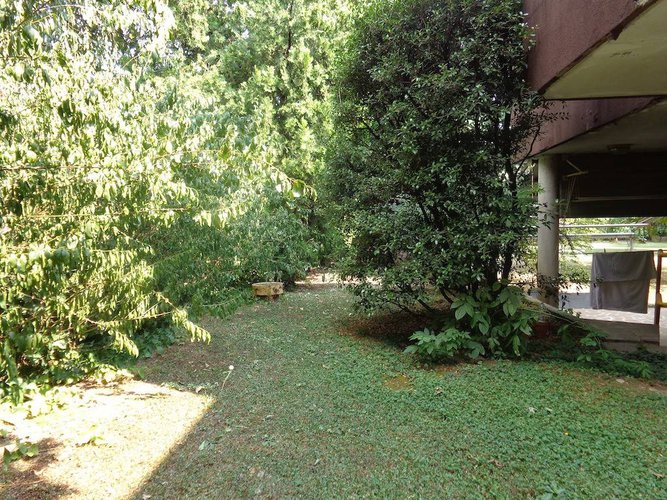 STEZZANO VILLA SINGOLA CON AMPIO GIARDINO Stezzano