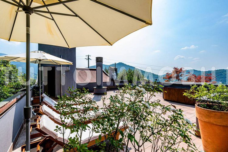 PRESTIGIOSA VILLA SINGOLA A NEMBRO Nembro