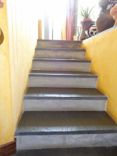 STEZZANO VILLA SINGOLA CON AMPIO GIARDINO Stezzano