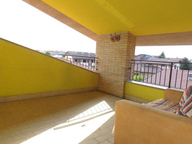 LIBERO SUBITO!!!COLOGNO TRILOCALE CON BOX DOPPIO E TERRAZZO Cologno al Serio