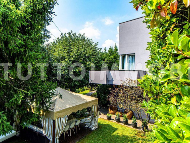 PRESTIGIOSA VILLA SINGOLA A NEMBRO Nembro