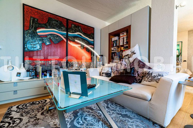 PRESTIGIOSA VILLA SINGOLA A NEMBRO Nembro