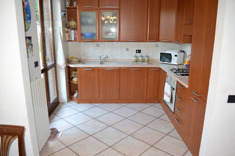 VILLA BIFAMIGLIARE INDIPENDENTE CON 600 MQ DI GIARDINO Cavernago
