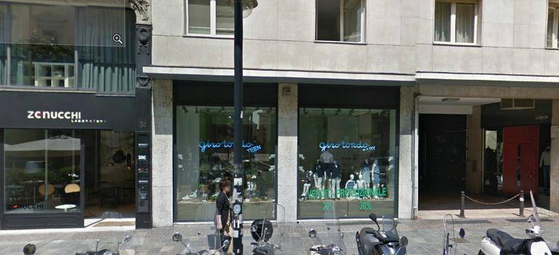 Negozio plurivetrine in zona centrale di pregio Bergamo