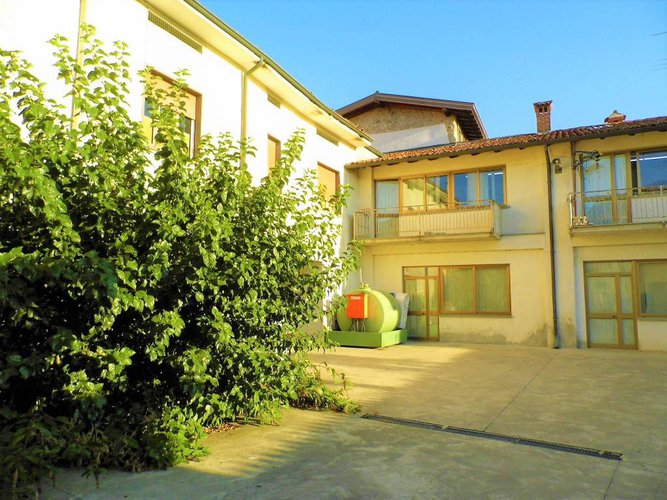 In centro a Castelli Calepio (frazione Quintano) Castelli Calepio