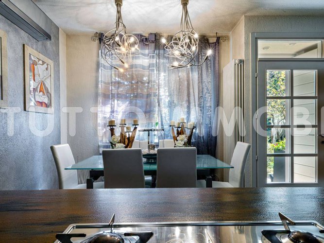 PRESTIGIOSA VILLA SINGOLA A NEMBRO Nembro