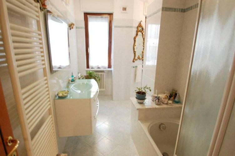 0807 Bergamo trilocale centrale con terrazzo 50mq Bergamo