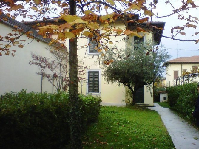 0909 Villetta bifamialiare di 200mq con giardino