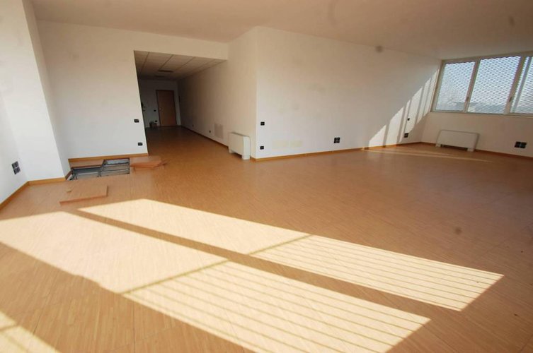 A660P Lallio ufficio 140mq Lallio