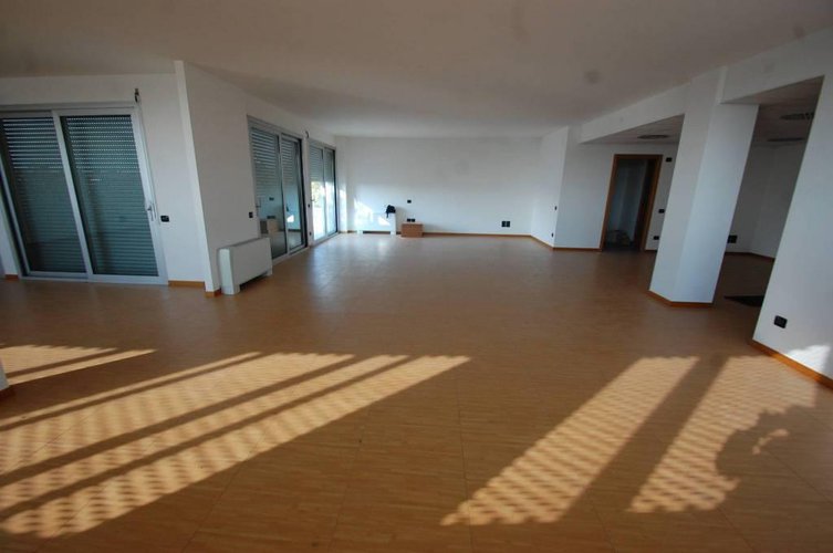 A660P Lallio ufficio open space 170mq Lallio