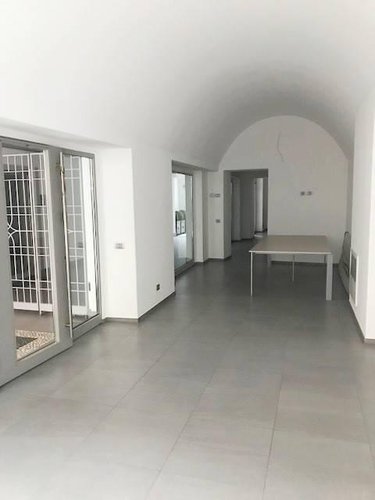 A665 Negozio di 100mq in affitto centrale Bergamo