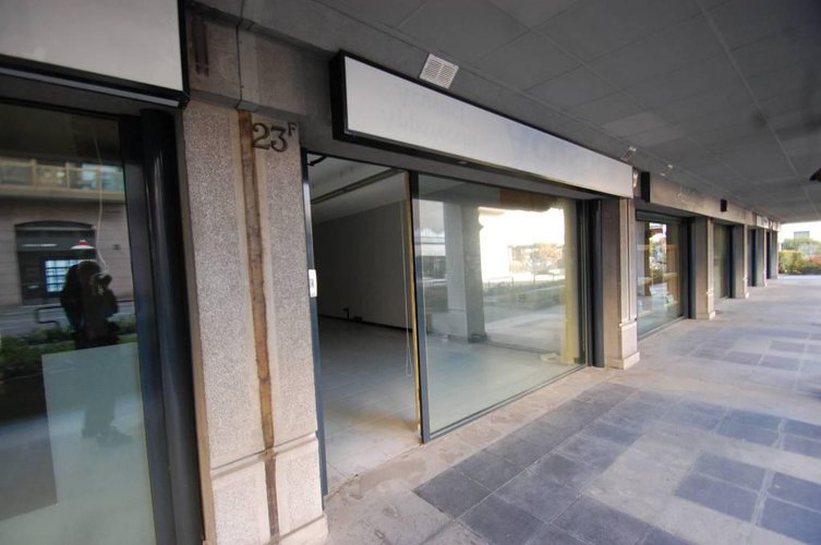 A667P Bergamo centrale negozio ufficio 80mq con vetrina Bergamo