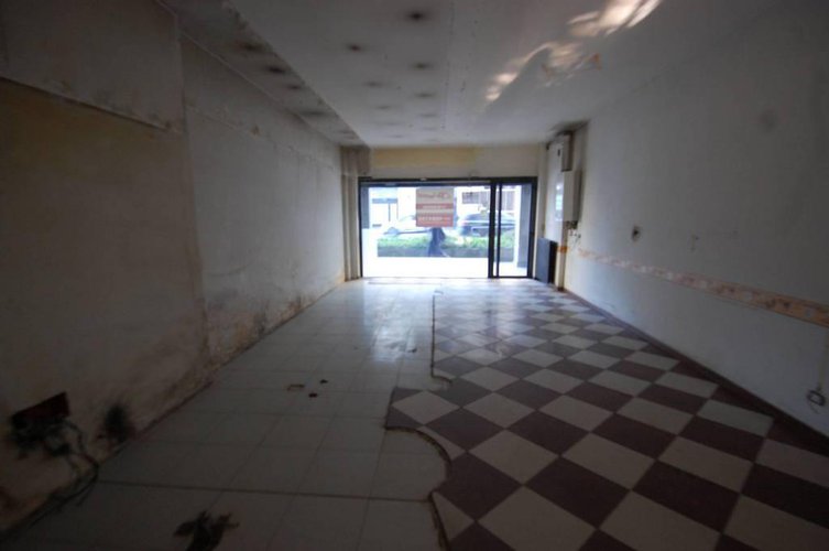 A666P Bergamo centrale negozio ufficio con vetrine di 80mq