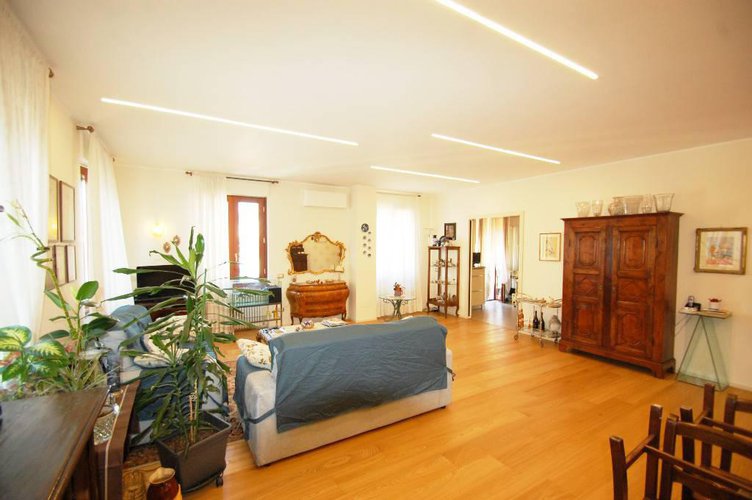 0874 Bergamo trilocale centro 136mq Bergamo