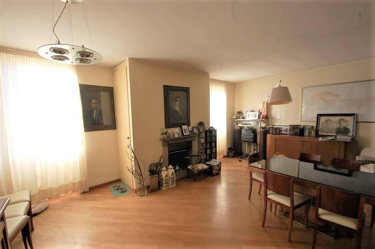 Cenate Sotto pentalocale di 190 in Castello Cenate Sotto