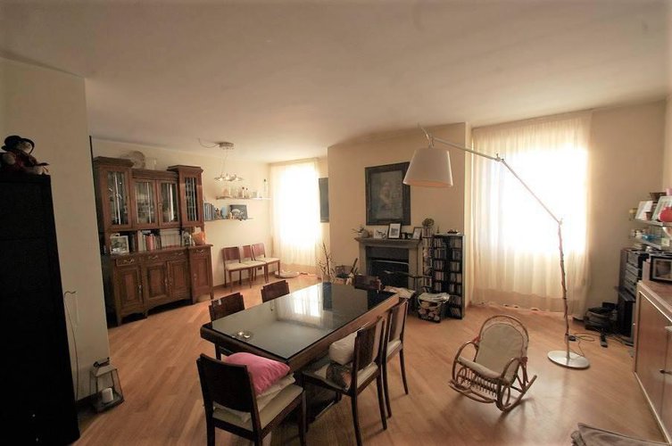 Cenate Sotto pentalocale di 190 in Castello Cenate Sotto