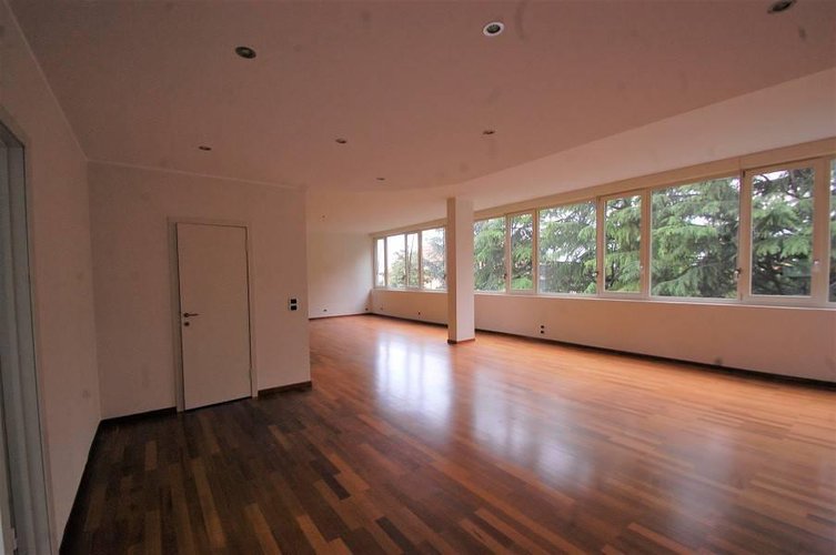 1055 Bergamo Conca d'Oro pentalocale di 250mq