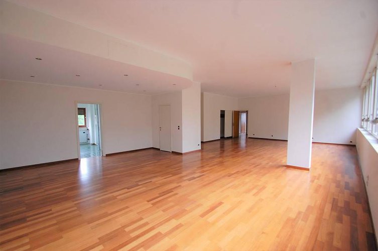 1055 Bergamo Conca d'Oro pentalocale di 250mq Bergamo