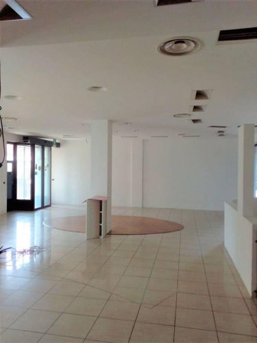 A757 Vertova ufficio / negozio laboratorio di 150mq +110mq