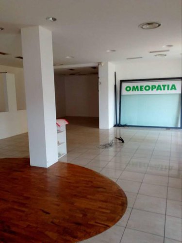 A757 Vertova ufficio / negozio laboratorio di 150mq +110mq Vertova